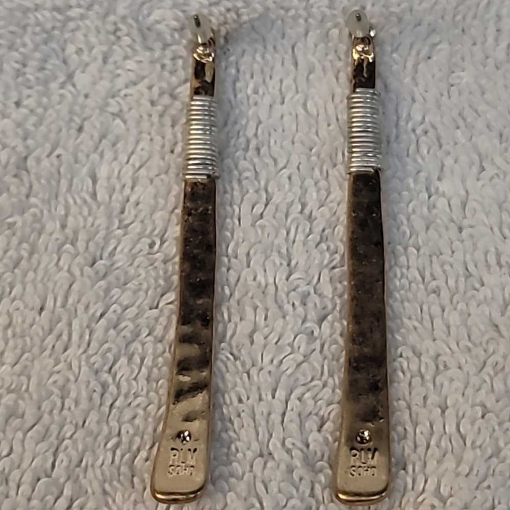 Robert Lee Morris Soho Two-Tone Geometric Linear Earrings - Picture 4 of 5